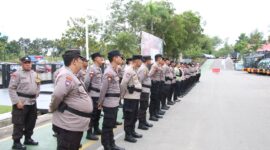Kasat Samapta Polresta Barelang, AKP Satri Putra, pimpin apel siaga personel pengamanan libur panjang Isak Mi'raj dan Imlek di Batam, Senin (27/1/2025). Matapedia6.com/Dok Polresta