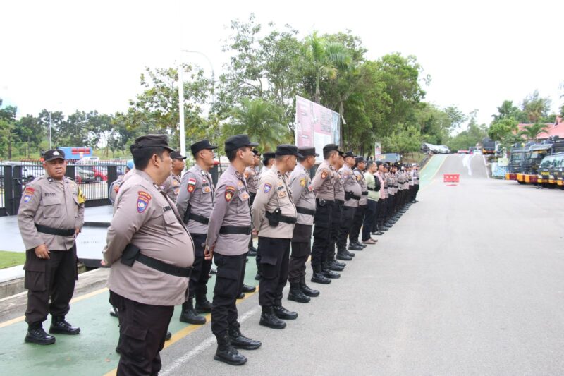 Kasat Samapta Polresta Barelang, AKP Satri Putra, pimpin apel siaga personel pengamanan libur panjang Isak Mi'raj dan Imlek di Batam, Senin (27/1/2025). Matapedia6.com/Dok Polresta