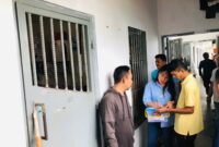 Tim medis mengecek kesehatan warga binaan Lapas Batam, Senin (27/1). Foto:Dok/Lapas