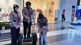 Anggota Direktorat Pengamanan Objek Vital (Ditpamobvit) Polda Kepri gelar patroli dialogis dipusat perbelanjaan yang ada di Kota Batam, Minggu (19/1/2025). Matapedia6.com/ Dok Polda Kepri