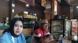 Manajemen RSU Mutiara Aini Batu Aji Lia Ambarwati  saat diwawancarai wartawan, Jumat (31/1). Foto:Rega/matapedia