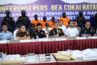 Petugas Bea Cukai dan Polisi serta Jaksa gelar konferensi pers penindakan narkoba, Kamis (30/1). Foto:Dok/BC