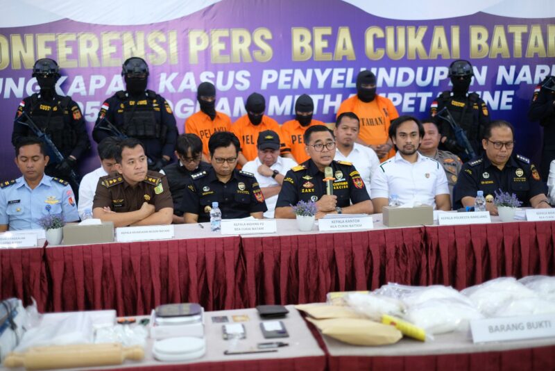 Petugas Bea Cukai dan Polisi serta Jaksa gelar konferensi pers penindakan narkoba, Kamis (30/1). Foto:Dok/BC