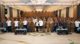 Peserta Bimtek foto bersama disela kegiatan yang dilaksanakan di di Planet Holiday Batam, Seijodoh, Batuampar, pada Senin (10/2/2025).Matapedia6.com/Diskominfo