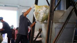 Obat kadaluwarsa dimusnahkan di Desa Air Cargo, Jumat (21/2). Foto:Diskominfo