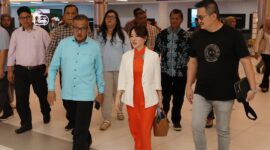 Li Claudia Chandra tiba di Bandara Hang Nadim pada Minggu (23/2). Foto:Diskominfo