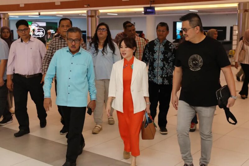 Li Claudia Chandra tiba di Bandara Hang Nadim pada Minggu (23/2). Foto:Diskominfo