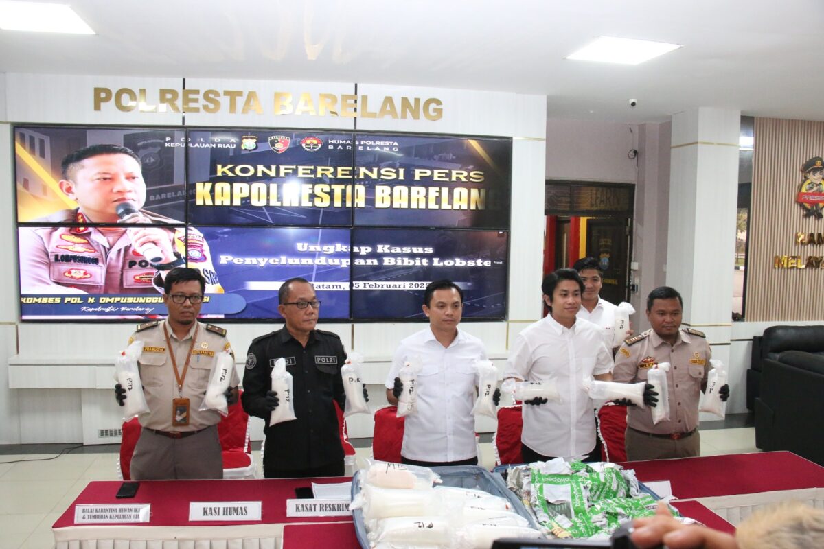 Kasat Reskrim Polresta Barelang AKP Debby Tri Andrestian saat memimpin konferensi pers di lobi utama Polresta Barelang, Rabu (5/2/2025). Matapedia6.com/Dok Polresta Barelang