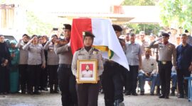 Polda Kepri melakukan upacara pemberangkatan jenazah AKBP Roro Arikawati Kusumaningdyah di rumah Sakit Bhayangkara Polda Kepri, Kamis (6/2/2025). Matapedia6.com/Dok Humas Polda
