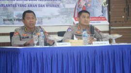 Karo Ops Polda Kepri, Kombes Pol Ulami Sudjaja, didampingi Dirlantas Polda Kepri, Kombes Pol Tri Yulianto, saat membuka giat Operasi Keselamatan Seligi 2025, di Mapolda Kepri, Jumat (7/2/2024). Matapedia6.com/ Dok Humas Polda