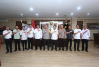 Kepala Kantor Wilayah Badan Pertanahan Nasional (Kakanwil BPN) Provinsi Kepulauan Riau (Kepri), Nurus Sholichin, bersama Kapolda Kepri foto bersama usai silaturahmi di ruang kerja Kapolda Kepri, Brigjen Pol. Asep Safrudin, Selasa (11/2/2025). Matapedia6.com/Dok Humas Polda Kepri