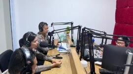Satlantas Polresta Barelang, sosialisasi Operasi Keselamatan Seligi 2025 melalui talk show di salah satu radio di Batam, Rabu (12/02/2025). Matapedia6.com/Dok Humas Polres