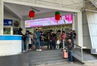 Subdit 4 Ditreskrimum Polda Kepri saat melakukan penangkapan terhadap calon PMI Ilegal yang akan diberangkatkan ke Abu Dhabi lewat Pelabuhan Internasional Batam Centre, Senin (10/2/2025) lalu. Matapedia6.com/Dok Humas Polda