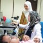 Dokter di RSBP periksa jantung pasien. Foto:Dok/Humas BP Batam