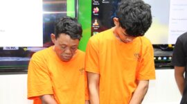 Dua pelaku pencurian dengan kekerasan yang beraksi di wilayah Galang, Kota Batam Provinsi Kepri, saat ditangkap Polresta Barelang, Minggu (16/2/2025). Matapedia6.com/Dok Polresta