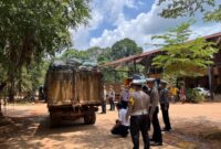 Satlantas Polresta Barelang sidak truk sampah di TPA Punggur, temukan banyak truk membawa muatan melebihi kapasitas, Senin (17/2/2025). Matapedia6.com/Dok Humas Polresta Barelang
