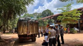 Satlantas Polresta Barelang sidak truk sampah di TPA Punggur, temukan banyak truk membawa muatan melebihi kapasitas, Senin (17/2/2025). Matapedia6.com/Dok Humas Polresta Barelang