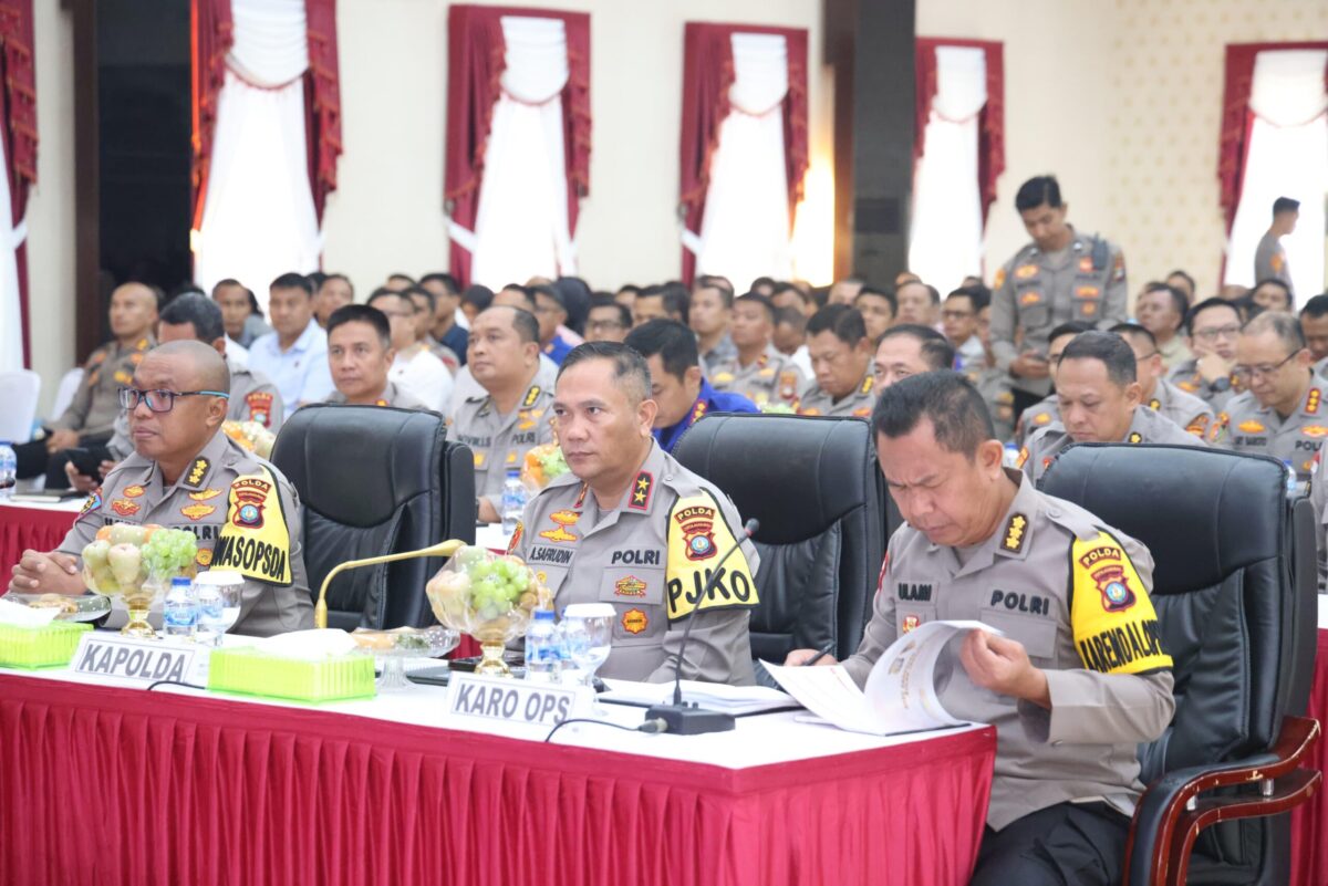 Kapolda Kepri gelar pertemuan dengan seluruh pejabat utama Polda Kepri dan keluarkan 10 Kebijakan dalam menjalankan tugas, Selasa (18/2/2025). Matapedia6.com/Dok Humas Polda
