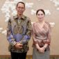 Kepala BP Batam Amsakar dan Li Claudia. Foto:Humas BP Batam
