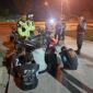 Anggota Ditlantas Polda Kepri saat melakukan operasi Seligi disalah satu titik yang ada di Kota Batam, Minggu (23/2/2025). Matapedia6.com/ Dok Humas Polda