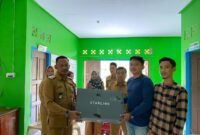 Panitia HPN serahkan bantuan internet. Foto:Dok/Ist