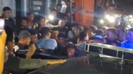 Pelaku pencurian nyaris diamuk massa di depan Perumahan PGRI Sagulung beberapa hari lalu. Foto:Dok/Ist