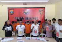 Polsek Sagulung rilis kasus penggelapan dengan modus tipu muslimat demi kecanduan judi, Senin (3/2). Foto:matapedia