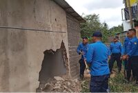 Tim gabungan robohkan dua unit kamar kos setelah penghuninya terlibat peredaran Narkotika dan ditangkap Polda Kepri, Rabu (19/2/2025). Matapedia6.com/Luci