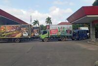 Antrean mobil saat hendak mengisi bahan bakar di salah satu SPBU yang ada di Kota Batam, Jumat (21/2/2025). Matapedia6.com/Luci
