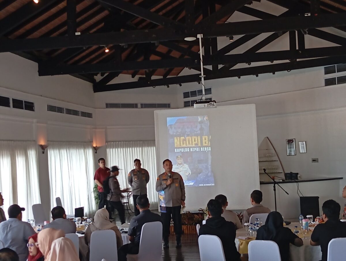 Kapolda Kepri Irjen Pol Asep saat ngopi Bareng dengan Media, Selasa (25/2). Foto:Rega/matapedia