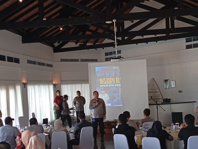 Kapolda Kepri Irjen Pol Asep saat ngopi Bareng dengan Media, Selasa (25/2). Foto:Rega/matapedia