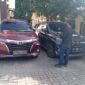 Dua unit mobil Avanza yang diamankan Polsek Bengkong sebagai barang bukti pencurian rumah mewah di Batam, Jumat (28/2/2025). Matapedia6.com/ Luci