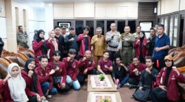 Sekda Batam Jefridin tengah. Foto:Dok/MC pemko Batam