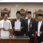 Ketua DPRD Batam Kamaluddin tengah dan Wali Kota Batam Amsakar, Senin (24/3). Foto:Dok/Mc 