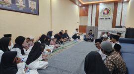 PWI Kepri buka puasa dan santuni anak yatim, Sabtu (1/3). Foto:Dok/PWI