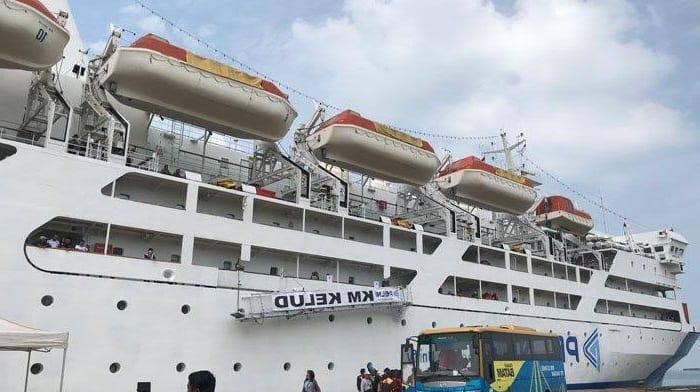 Kapal Pelni saat sandar di pelabuhan Batuampar Kota Batam, untuk menurunkan dan menaikkan penumpang beberapa waktu lalu. Matapedia6.com/Istimewa