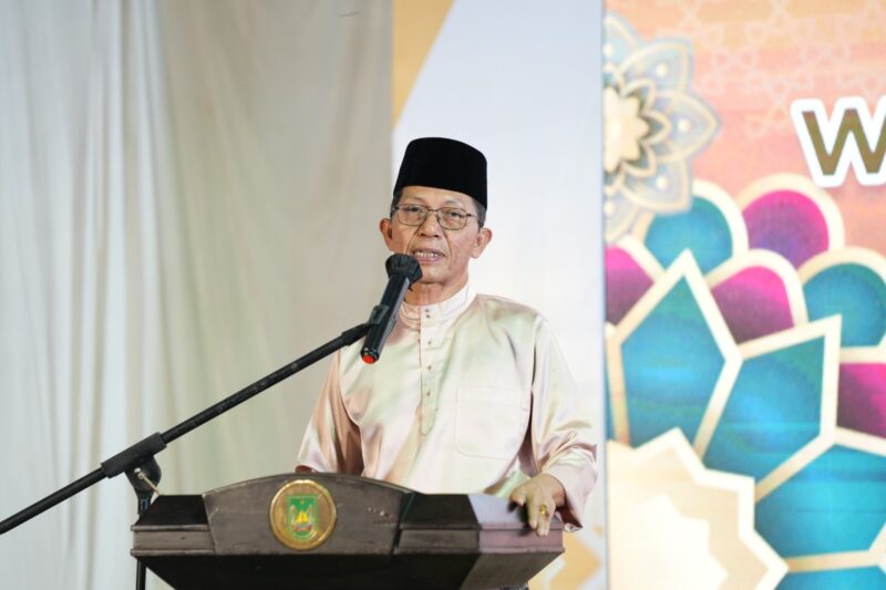 Kepala BP Batam sekaligus Wali Kota Batam Amsakar Achmad saat buka puasa bersama di kediamannya, Sabtu (8/3). Foto:Dok/Ist-matapedia