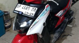 Motor yang digunakan pelaku saat melancarkan aksinya merampas hp pengendara di jalan Pahlawan Batuaji, Sabtu (15/3/2025). Matapedia6.com/Dok polsek