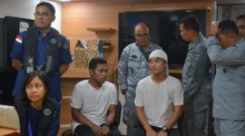 2 Nelayan Indonesia yang dijemput Bakamla, Rabu (19/3). Foto:Dok/Bakamla