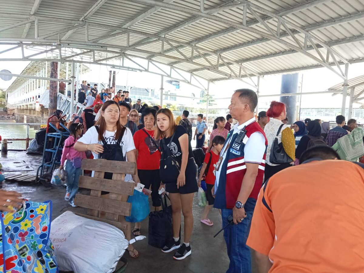 Arus mudik lebaran 1446 H di pelabuhan. Foto:Dok/Ist