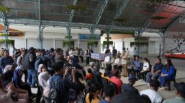 Menteri Transmigrasi dialog dengan warga Rempang di Buana Central Park, Sabtu (29/3). Foto:Dok/BP