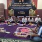 Kapolda Kepri bersama pejabat utama Polda Kepri buka puasa bersama insan pers dan juga anak panti asuhan di Pondok Pesantren Al-Ustmaniyah, Dapur 12 Sagulung Kota Batam, Kamis (13/3/2025). Matapedia6.com/Luci
