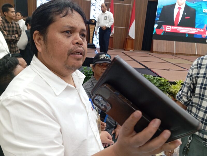 Kepala Dinas Bina Marga dan Sumber Daya Air (DBMSDA) Kota Batam Suhar. Foto:rega/matapedia