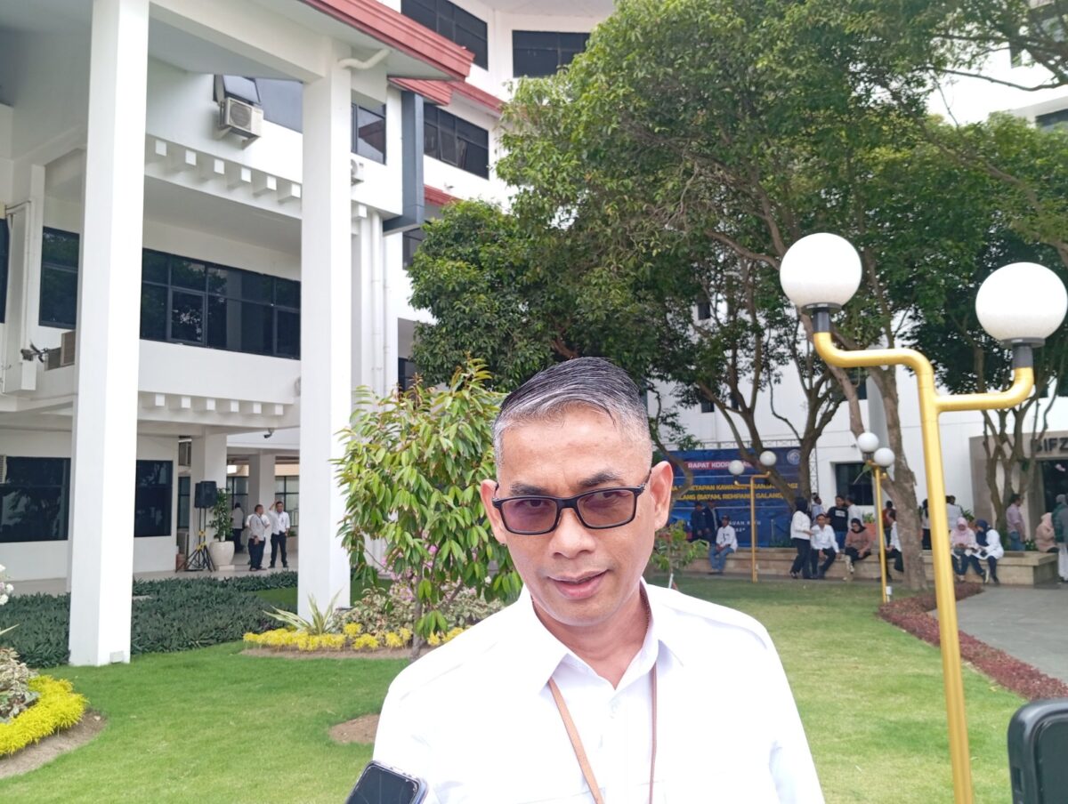 Plt Kepala Dinas Tenaga Kerja dan Transmigrasi (Disnakertrans). Foto:rega/matapedia