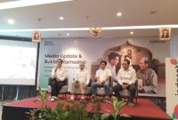 AVP Communications Circle Sumatra Indosat Ooredoo Hutchison, Gledy Simanjuntak kanan dalam media update dan bukber di Batam, Selasa (18/3). Foto:Rega/matapedia