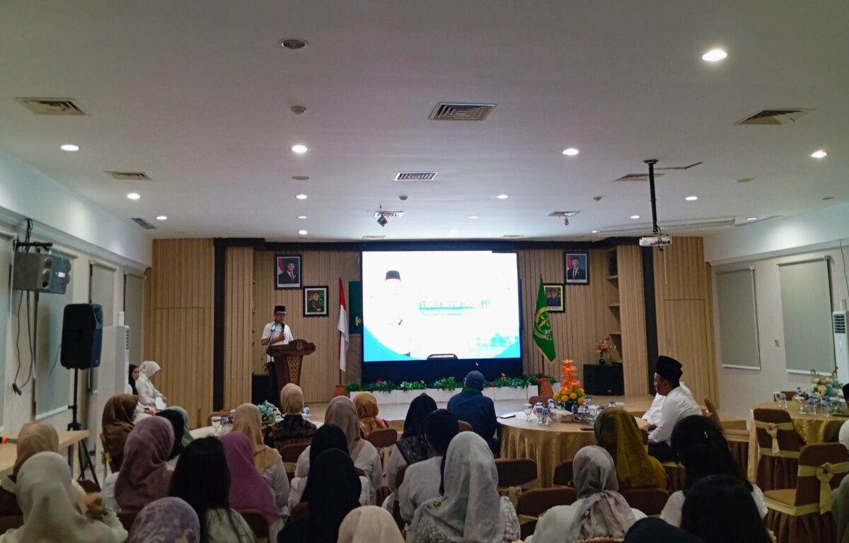 Kepala Kejaksaan Negeri Batam, I Ketut Kasna Dedi saat di podium buka puasa bersama insan pers dan pegawai, Selasa (25/3). Foto:rega/matapedia