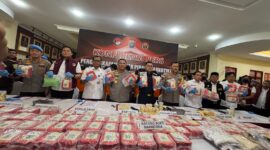 Konferensi pers Bea Cukai dan Polda Kepri pada Rabu (26/3). Foto:Dok/BC