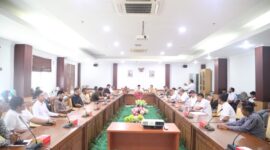 RDP dengan perumahan dan dinas terkait soal polemik pembangunan masjid di perumahan Central Hills Batam beberapa hari lalu. Foto:Dok/Sekwan