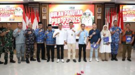 Wali Kota Batam Amsakar tengah. Foto:Dok/MC