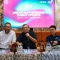 (Dari Kiri ke Kanan) VP Brand & Marketing Communication Telkomsel Abdullah Fahmi, VP Corporate Communication Telkom Andri Herawan Sasoko, dan Sekretaris Jenderal PB PASI Tigor Tanjung. Foto:Telkom